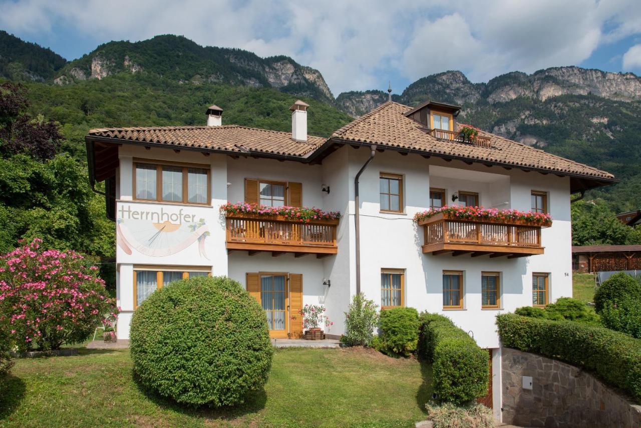 Apartments Herrnhofer Caldaro Exterior photo